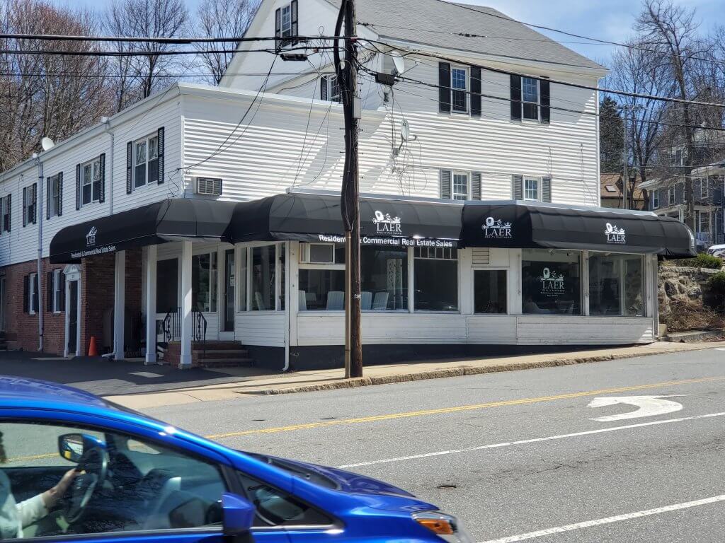 Awning in Massachuusetts