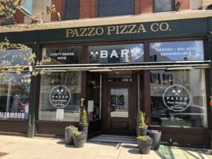 Window lettering at pizza store